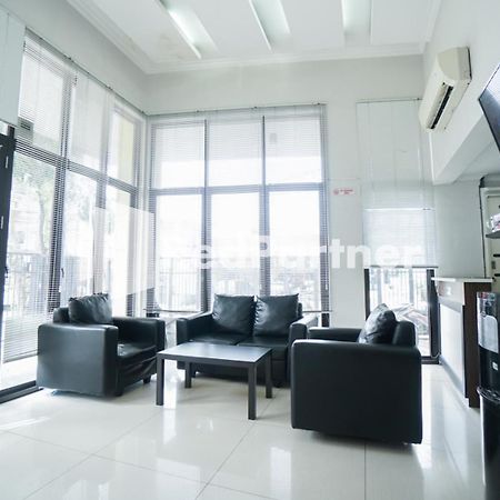Toba Mansion Syariah Near Benhil Redpartner Hotel Джакарта Екстериор снимка