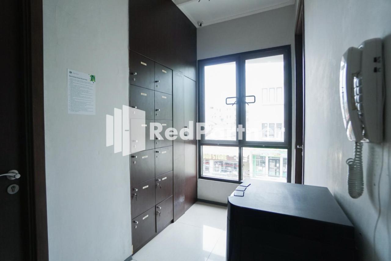 Toba Mansion Syariah Near Benhil Redpartner Hotel Джакарта Екстериор снимка