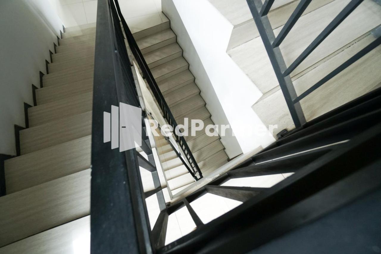 Toba Mansion Syariah Near Benhil Redpartner Hotel Джакарта Екстериор снимка