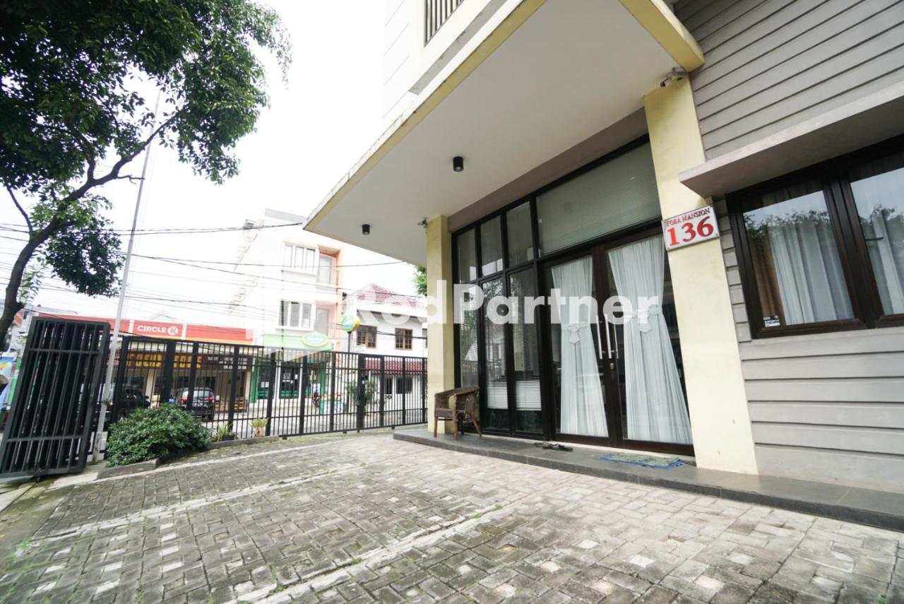 Toba Mansion Syariah Near Benhil Redpartner Hotel Джакарта Екстериор снимка