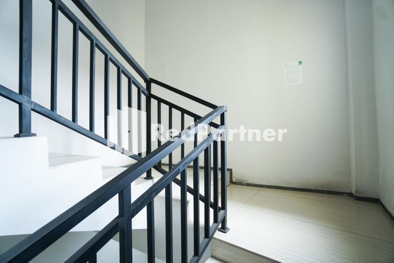 Toba Mansion Syariah Near Benhil Redpartner Hotel Джакарта Екстериор снимка