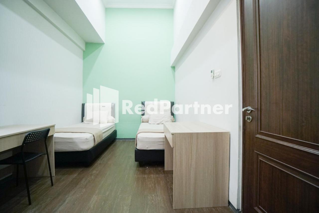 Toba Mansion Syariah Near Benhil Redpartner Hotel Джакарта Екстериор снимка