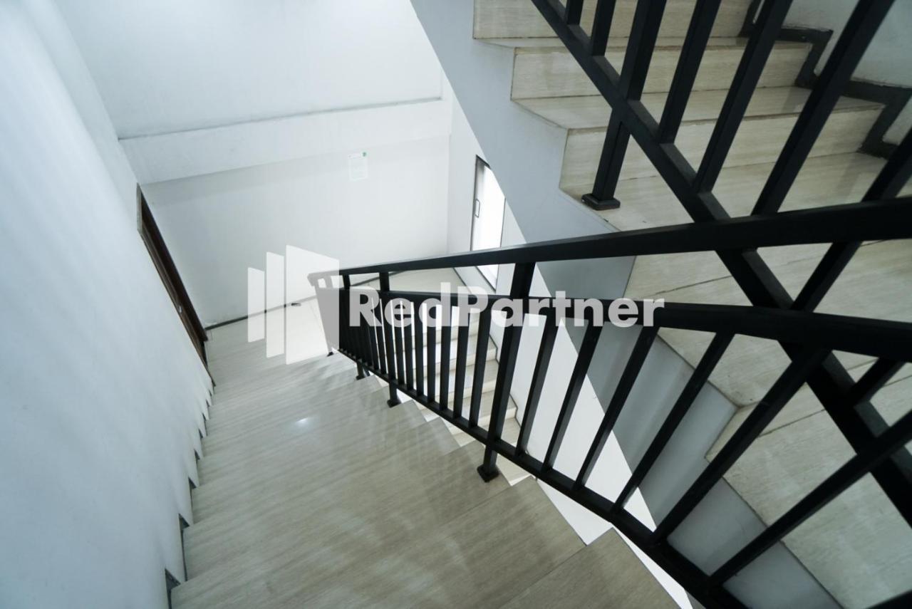 Toba Mansion Syariah Near Benhil Redpartner Hotel Джакарта Екстериор снимка