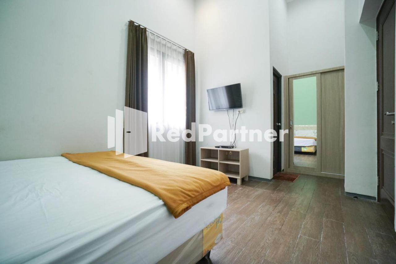 Toba Mansion Syariah Near Benhil Redpartner Hotel Джакарта Екстериор снимка