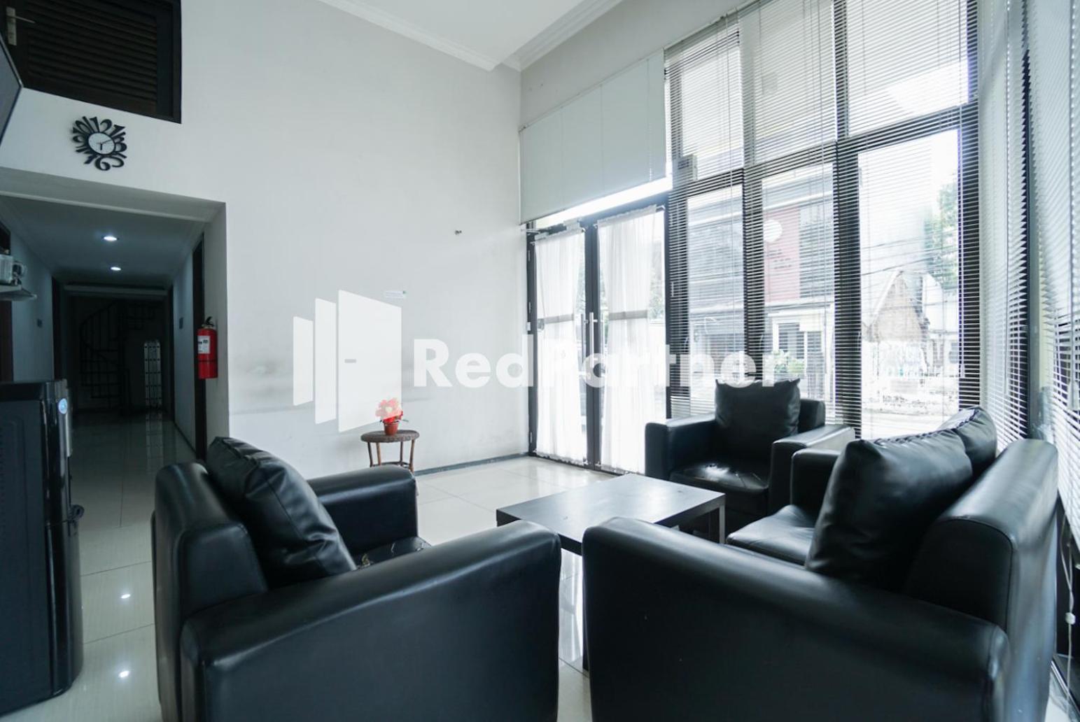 Toba Mansion Syariah Near Benhil Redpartner Hotel Джакарта Екстериор снимка