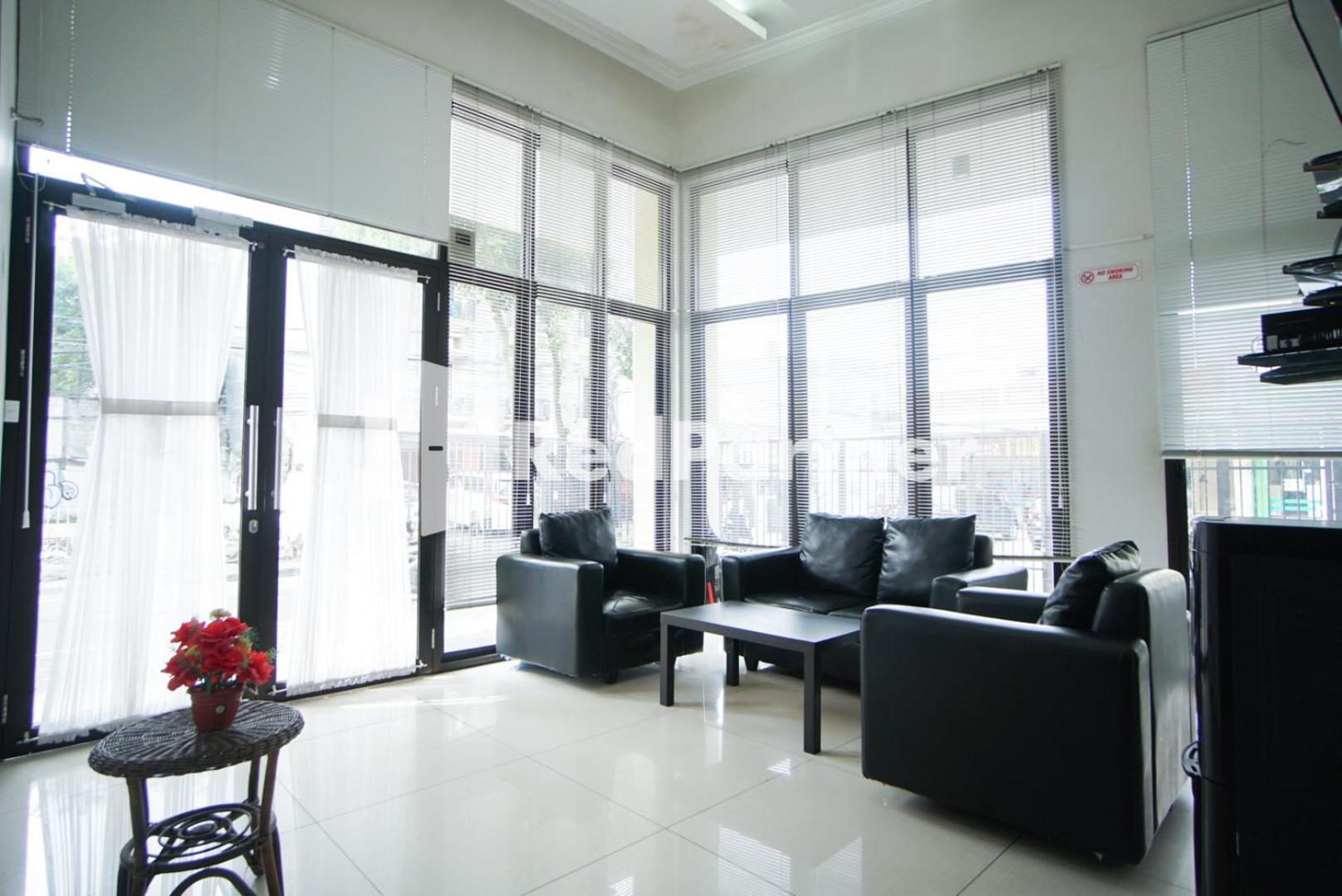 Toba Mansion Syariah Near Benhil Redpartner Hotel Джакарта Екстериор снимка