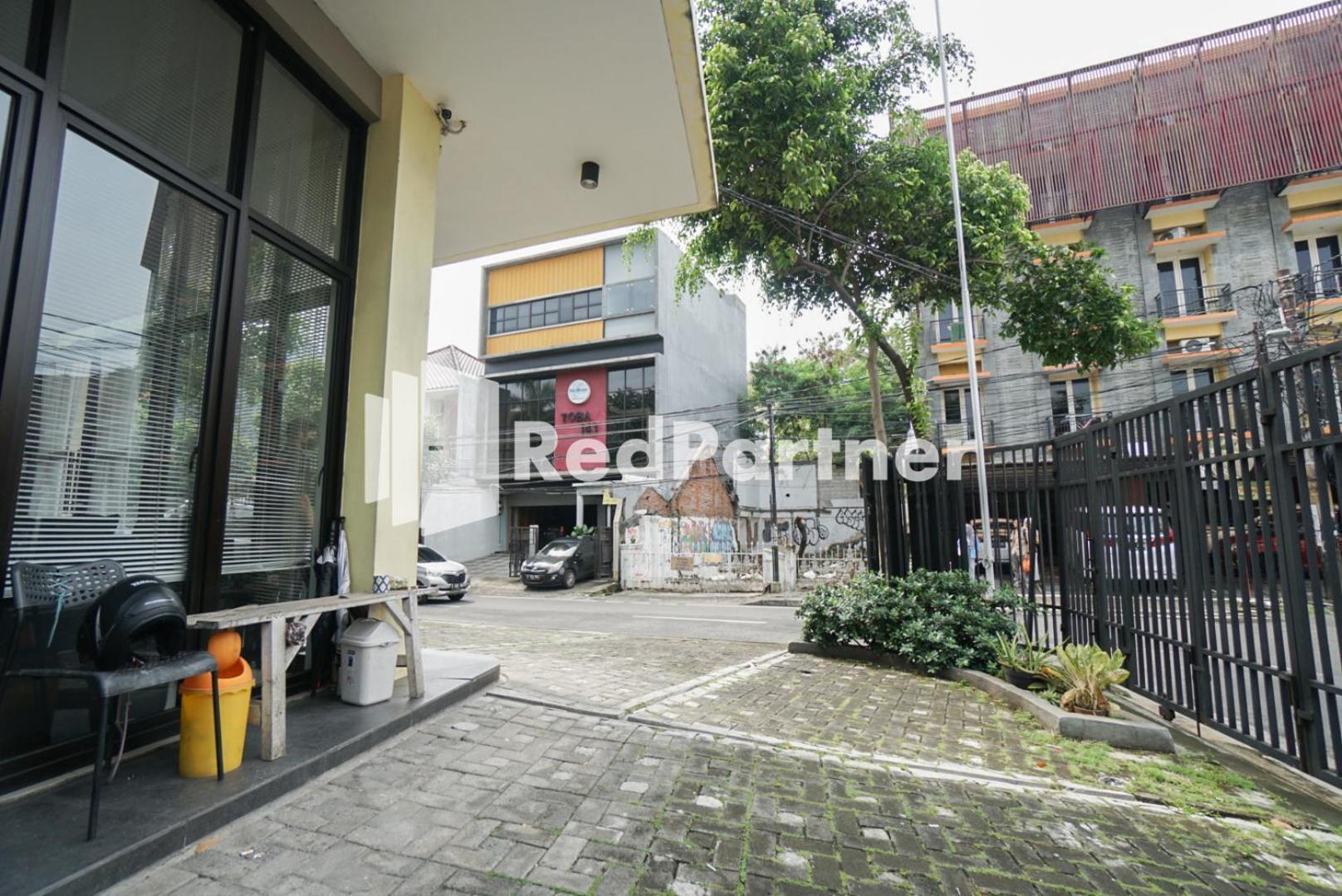 Toba Mansion Syariah Near Benhil Redpartner Hotel Джакарта Екстериор снимка